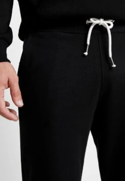 Pier One 2 PACK – Pantalon De Survêtement Prix Gelé Pantalons Normale Homme -Mode Vêtements Boutique 537aeb95a2294356950729136c28cfaf