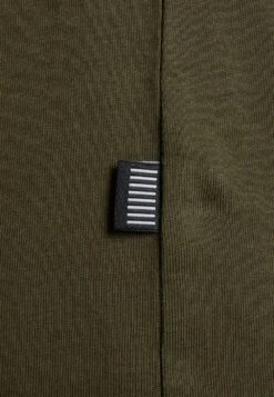 Pier One 2 PACK – T-shirt Imprimé Prix Réduit T-shirts Col Rond Homme -Mode Vêtements Boutique 54429e2d9ebf4fc892d56735a7acb1e4