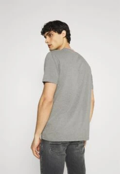 Pier One T-shirt Basique Assurance De L’Authenticité T-shirts Col Rond Homme -Mode Vêtements Boutique 57c6fcbdba4c4aa88a9cec1d1e454d32