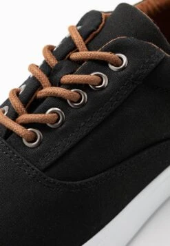 Excellente Qualité Pier One Baskets Basses Baskets & Sneakers Rond Homme -Mode Vêtements Boutique 5976f4f68edc47ca94d8ba9b91e544f0