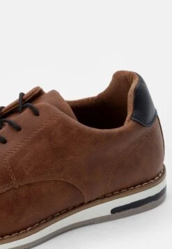 Prix Sympa Pier One Chaussures à Lacets Derbies, Richelieus & Chaussures Bateau Rond Homme -Mode Vêtements Boutique 5a71f008a2cb415f992996074971602e