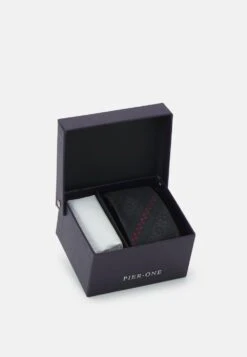 Pier One CHRISTMAS GIFT SET – Cravate Marchandise De Première Qualité Cravates Et Nœuds Papillon Homme Homme -Mode Vêtements Boutique 5aa689e5eadb41b5a4e48f0823e196b7