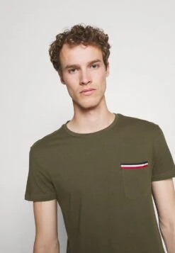 Prix Raisonnable Pier One T-shirt Basique T-shirts Col Rond Homme 15 Prix Raisonnable Pier One T-shirt Basique T-shirts Col Rond Homme -Mode Vêtements Boutique 5f12aa30318b419f92368c6b4c00c456