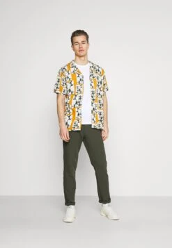 Pier One T-shirt Imprimé Prix Imbattable T-shirts Col Rond Homme -Mode Vêtements Boutique 66625d72e88b4514aea44dab28c3771d