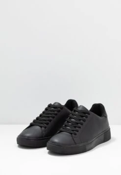 Pier One Qualité Supérieure Baskets Basses Baskets & Sneakers Rond Homme -Mode Vêtements Boutique 6c7ac692f42b4b2c94d933936826a0c3