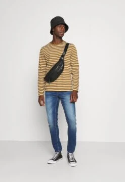 Prix Avantageux Pier One Jean Slim Jeans Normale Homme -Mode Vêtements Boutique 724d5fc3fa8246cb89afbd4b8a0fd91e