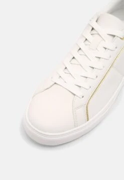 Vendre Pier One Baskets Basses Sneakers Rond Homme -Mode Vêtements Boutique 725eb5a3236941a68515194a8087a512