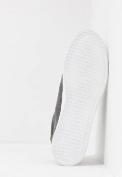 Qualité Garantie 100% Pier One Baskets Basses Sneakers Rond Homme -Mode Vêtements Boutique 731be1c992a04428b2e4164644f11ee7