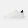 Pier One Baskets Basses Bon Rapport Coût-Efficacité Baskets & Sneakers Rond Unisex -Mode Vêtements Boutique 73b1f936e4e947d9afdad52304859476