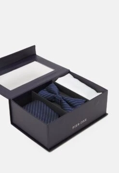 Prix Aimable Pier One SET – Cravate Pochettes De Costume Rayures Homme -Mode Vêtements Boutique 745c209f19cd49809ccd241555a02bec