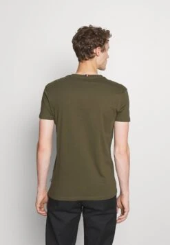 Prix Raisonnable Pier One T-shirt Basique T-shirts Col Rond Homme 14 Prix Raisonnable Pier One T-shirt Basique T-shirts Col Rond Homme -Mode Vêtements Boutique 75a55307ad614449a27761b7a4e9f7cd