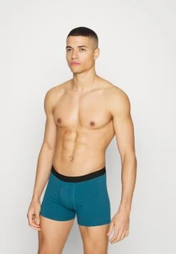 Pier One 5 PACK – Shorty Prix Aimable Sous-vêtements & Chaussettes Normale Homme 16 Pier One 5 PACK – Shorty Prix Aimable Sous-vêtements & Chaussettes Normale Homme -Mode Vêtements Boutique 7706643ffa2c4103bd20ba9129894259