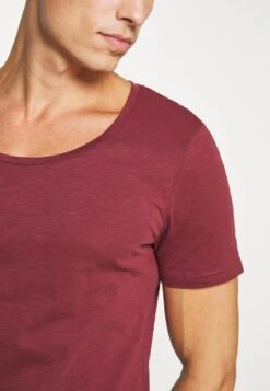 Pier One Prix De Lancement T-shirt Basique T-shirts Encolure Large Ronde Homme -Mode Vêtements Boutique 79142112c76346a68ca033dd637e28d7