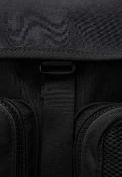 Prix Accessible Pier One UNISEX – Sac à Dos Sacs Fermeture à Clip -Mode Vêtements Boutique 7b22fab20b1a4fcda1bad1ca33016935