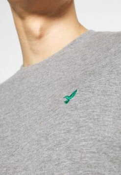 Réduction Pier One T-shirt Imprimé T-shirts Col Rond Homme -Mode Vêtements Boutique 7c9f517ab8f1439d85c27ee76a923ce0