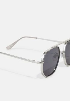Pier One Lunettes De Soleil Prix Abordable Aviateur Homme -Mode Vêtements Boutique 7eeef8aa05ad4906ba1e7b08014f5f37