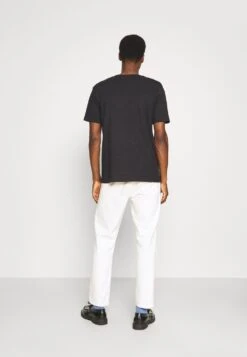 Pier One Prix Légers PINK FLOYD TEE – T-shirt Imprimé T-shirts Col Rond Homme -Mode Vêtements Boutique 7f01afe35a6346618cd9a627f63ba117