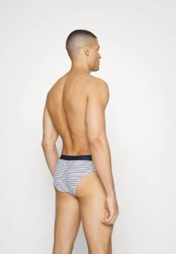 Pier One Prix Incroyables 3 PACK – Slip Sous-vêtements & Chaussettes Normale Homme -Mode Vêtements Boutique 8004007c26164cf7947e5a11bd1e434d