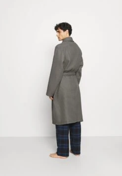 Pier One Discount En Ligne Peignoir Sous-vêtements & Chaussettes Col Châle Homme -Mode Vêtements Boutique 843aae18dd354ecea874e718391b9416