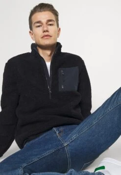 Pier One Sweat Polaire Prix Avantageux Sweats & Hoodies Col Camionneur Homme 16 Pier One Sweat Polaire Prix Avantageux Sweats & Hoodies Col Camionneur Homme -Mode Vêtements Boutique 88111e09df4342679a12241e843a9022