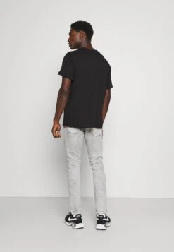 Pier One Jean Slim Réduction Jeans Normale Homme 9 Pier One Jean Slim Réduction Jeans Normale Homme -Mode Vêtements Boutique 8825d3f65ebe4e6b84e56c32b70e1881