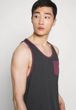 Pier One Soldes Débardeur T-shirts Encolure Large Ronde Homme -Mode Vêtements Boutique 88365e0198f44a5f92d09a9e3328552e