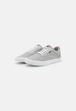 Pier One Prix Gelé Baskets Basses Sneakers Rond Homme -Mode Vêtements Boutique 887ea4c6668c4116a162845a93173593