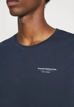 Pier One Vendre T-shirt Imprimé T-shirts Col Rond Homme -Mode Vêtements Boutique 888997cdbf614770b848f9df4f5aa017