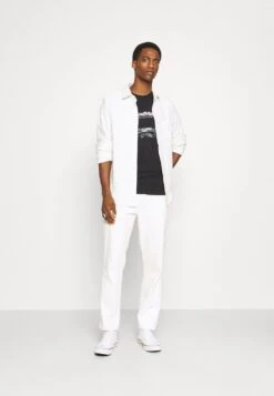 Pier One Meilleur Prix Garanti GOODFELLAS TEE – T-shirt Imprimé T-shirts Col Rond Homme -Mode Vêtements Boutique 8c71c4137bcb4a4994c389cfbf9e020a