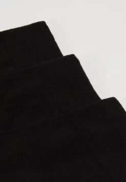 Prix Équitable Pier One 3 PACK – Chaussettes Sous-vêtements & Chaussettes Couleur Unie Homme -Mode Vêtements Boutique 912b1e4d42454655a86f5735200f96ca