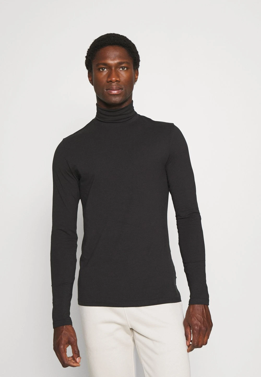 Pier One Assurance De L’Authenticité 2 PACK – T-shirt à Manches Longues T-shirts Col Roulé Homme 4 Pier One Assurance De L’Authenticité 2 PACK – T-shirt à Manches Longues T-shirts Col Roulé Homme – Image 2