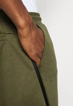 Prix De Lancement Pier One Pantalon De Survêtement Pantalons Normale Homme -Mode Vêtements Boutique 92124823220646329f52c61a38cf8de5