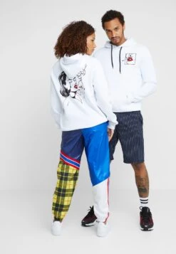 Pier One UNISEX – Sweat à Capuche Prix Exclusifs Sweats & Hoodies 9 Pier One UNISEX – Sweat à Capuche Prix Exclusifs Sweats & Hoodies -Mode Vêtements Boutique 96298a49dae14877b85e9456e335fd76