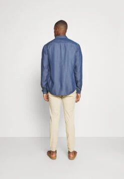 Pier One Réduction Chemise Chemises Col Kent Homme -Mode Vêtements Boutique 9edd39c4bc5548ba96a8e3003d098e09