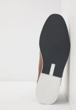 Bonne Qualité Pier One Chaussures à Lacets Derbies Et Richelieus Rond Homme 14 Bonne Qualité Pier One Chaussures à Lacets Derbies Et Richelieus Rond Homme -Mode Vêtements Boutique a0c25a60494c46728b0775e11baa2be4