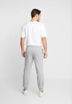 Pier One Pantalon De Survêtement Prix Acceptable Pantalons Normale Homme -Mode Vêtements Boutique a2fee82a35734bb2921d2f084d11e5f6