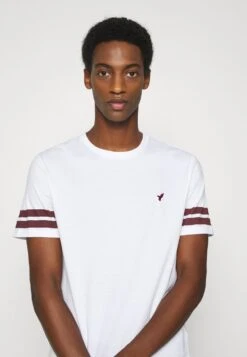 Prix Gelé Pier One T-shirt Imprimé T-shirts & Polos Col Rond Homme -Mode Vêtements Boutique a4c2af3840d3455488eea7187730e42b