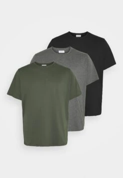 Pier One Prix Favorable 3 PACK – T-shirt Basique T-shirts Col Rond Homme 19 Pier One Prix Favorable 3 PACK – T-shirt Basique T-shirts Col Rond Homme -Mode Vêtements Boutique a5d9cf62b1764c2eab8a1eb2ecafe59f