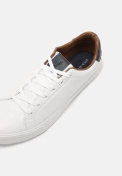 Prix Acceptable Pier One UNISEX – Baskets Basses Baskets & Sneakers Rond 15 Prix Acceptable Pier One UNISEX – Baskets Basses Baskets & Sneakers Rond -Mode Vêtements Boutique a6ebb30a0f3a4d0a99dcaaaf592a0a9a