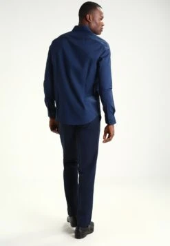 Pier One Chemise Classique Bonne Qualité Costumes Col Kent Homme -Mode Vêtements Boutique a8d79f2b2fb74bef81b546a2b265bf0d