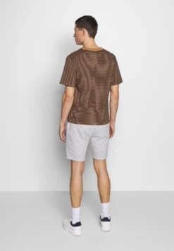 Pier One 2 PACK – Short – Light Grey /black Qualité Garantie 100% Pantalons Normale Homme -Mode Vêtements Boutique a95507bb1b644136a259c68258b032f4