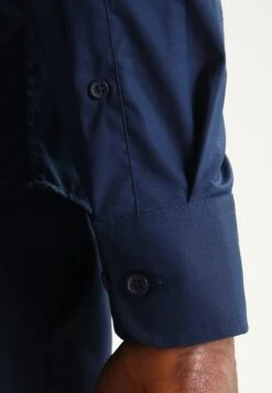 Pier One Chemise Classique Bonne Qualité Costumes Col Kent Homme -Mode Vêtements Boutique a981985757a6442b95e0fe13b60c9050