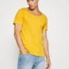 Prix Avantageux Pier One T-shirt Basique T-shirts Encolure Large Ronde Homme -Mode Vêtements Boutique a9dac411fef649fea6c2f5b0c86dba1f