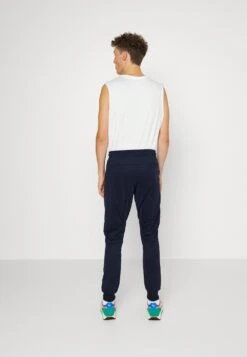 Pier One Remise En Ligne Pantalon De Survêtement Pantalons Normale Homme 12 Pier One Remise En Ligne Pantalon De Survêtement Pantalons Normale Homme -Mode Vêtements Boutique a9f8e15e029943c08b754bc05e97401c