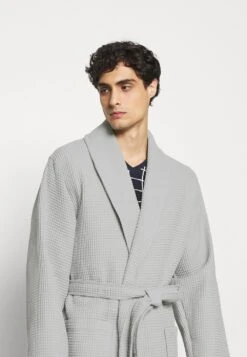 Pier One Peignoir Meilleure Qualité Sous-vêtements & Chaussettes Col Châle Homme -Mode Vêtements Boutique af6826790f45491bbd51f56bb643bad0