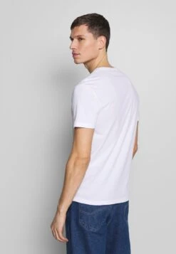 Prix Discount Pier One 5 PACK – T-shirt Basique T-shirts Col Rond Homme -Mode Vêtements Boutique b0babb39d73048f5bea724af31459201