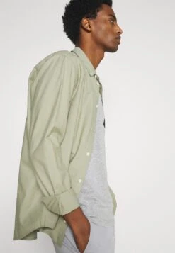 Pier One Débardeur Prix Dégriffé T-shirts Encolure Large Ronde Homme -Mode Vêtements Boutique b30350ae1602458791556adc815c9da4