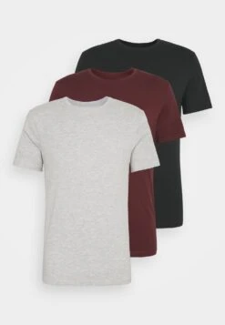 Prix Gelé Pier One 3 PACK – T-shirt Basique T-shirts Col Rond Homme -Mode Vêtements Boutique b4adf13b9960406cbe579058828ee383 3
