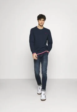 Pier One Sweatshirt Bonne Qualité Pulls Et Gilets Col Rond Homme -Mode Vêtements Boutique b4ccb2de3cd6498db4dddc5a1e1263d9