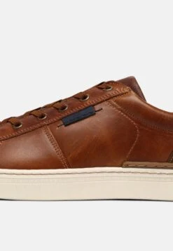 Pier One Pas Cher Baskets Basses Sneakers Rond Homme -Mode Vêtements Boutique b5f2c81e494b4e6fa7e08ed2aa0f644d